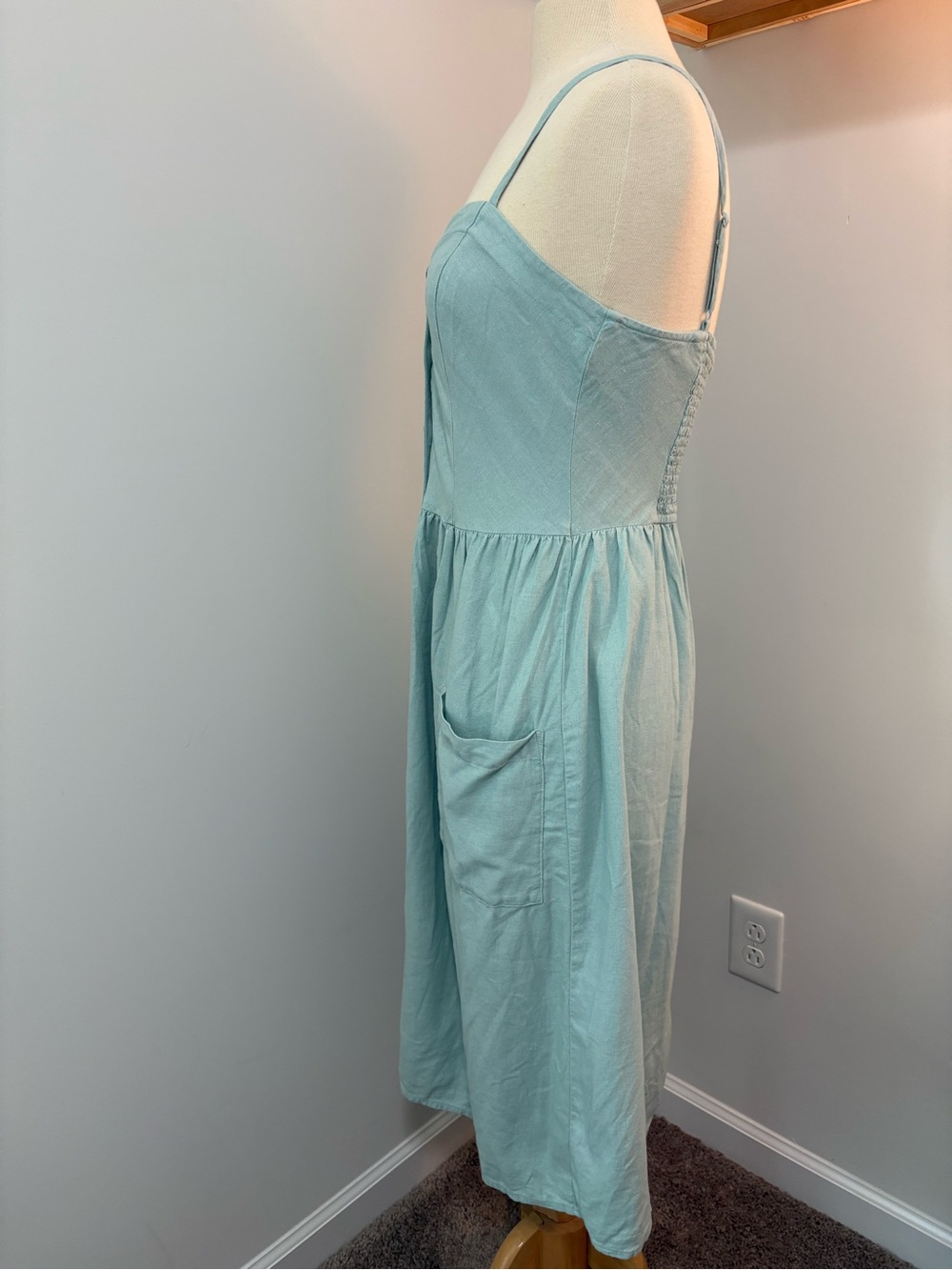 Button-Front Sundress with Pockets - Picture 4 of 12